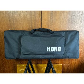 Korg Pa700 61-key Arranger Workstation w/ gig bag